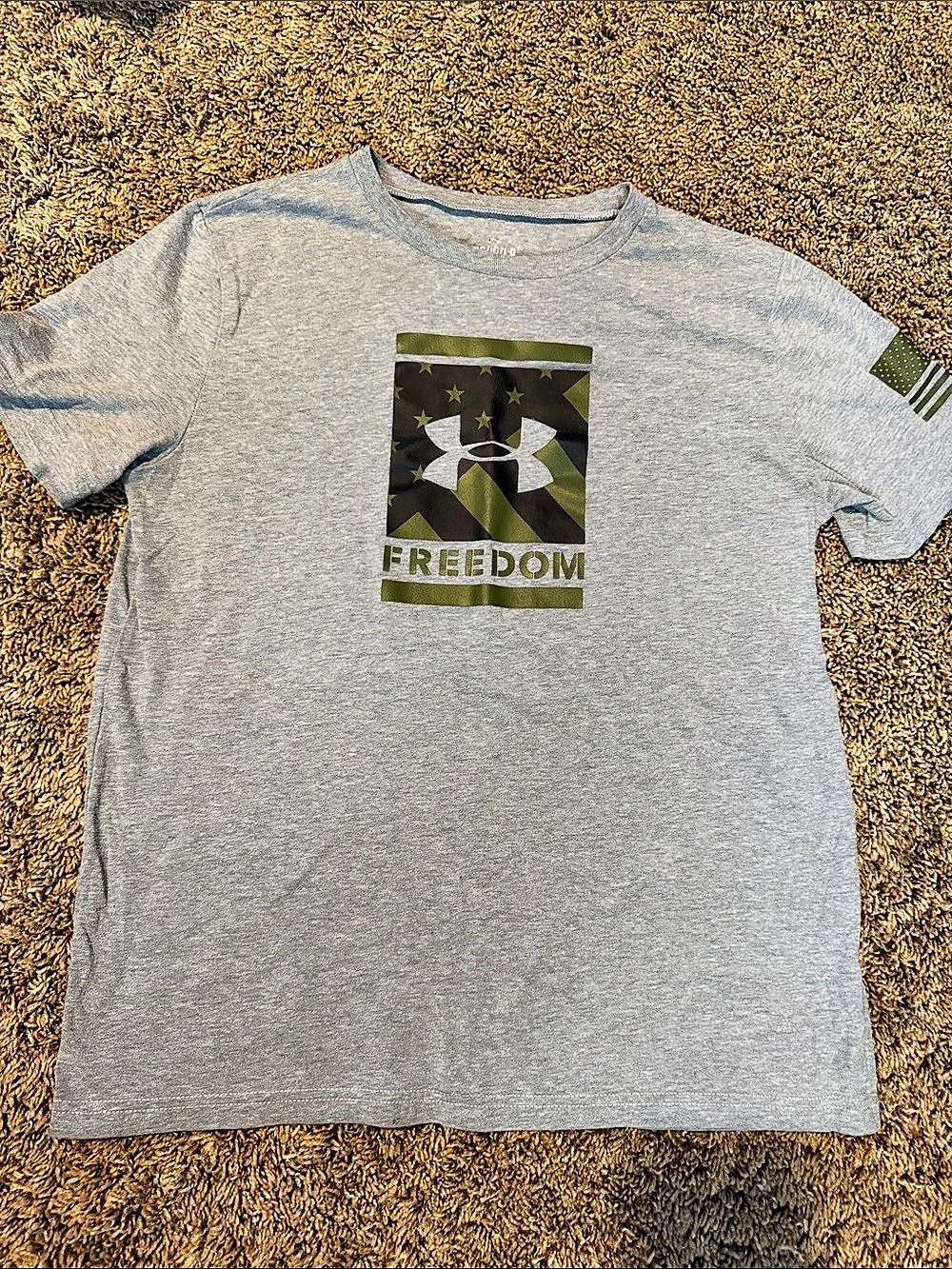 Under Armour Freedom Flag Logo T-Shirt Men's Graphic Tee kids Large